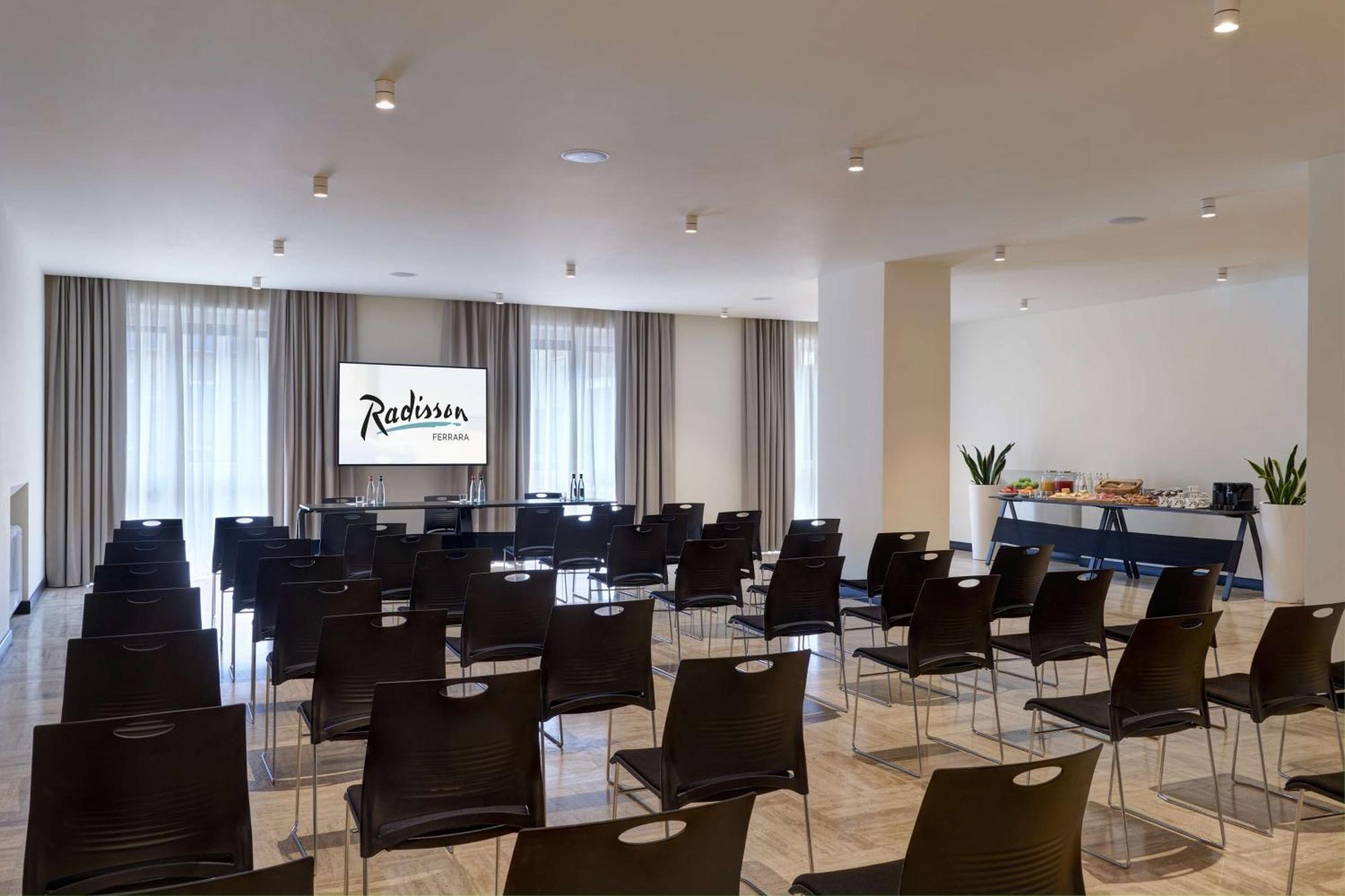 Radisson Hotel Ferrara Ngoại thất bức ảnh