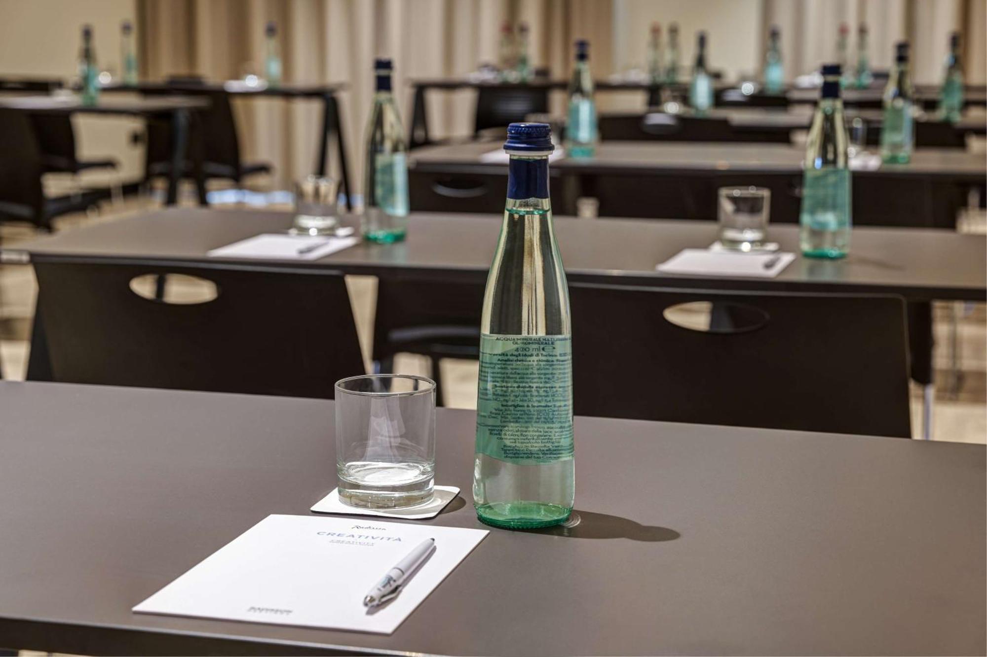 Radisson Hotel Ferrara Ngoại thất bức ảnh