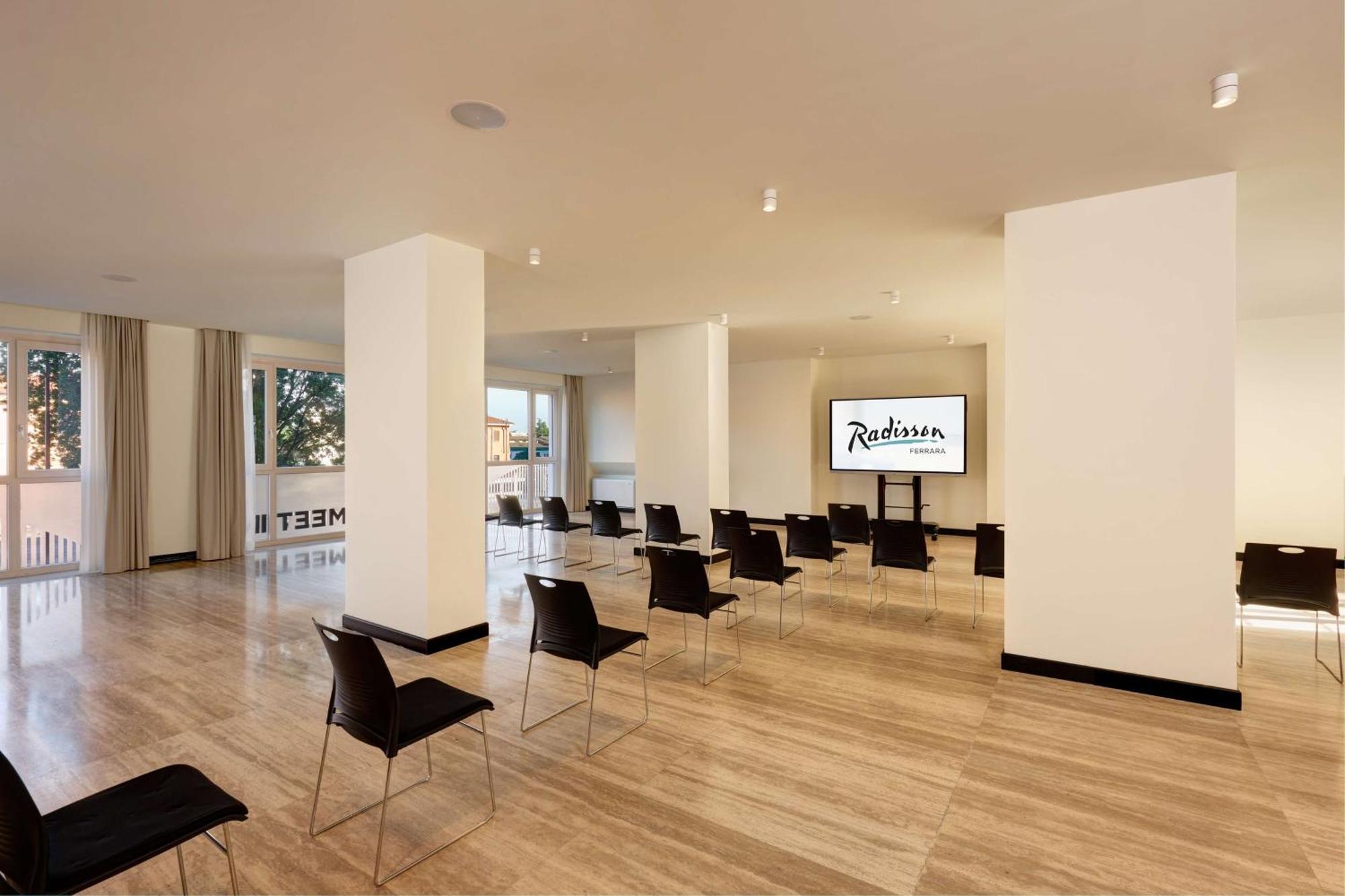 Radisson Hotel Ferrara Ngoại thất bức ảnh